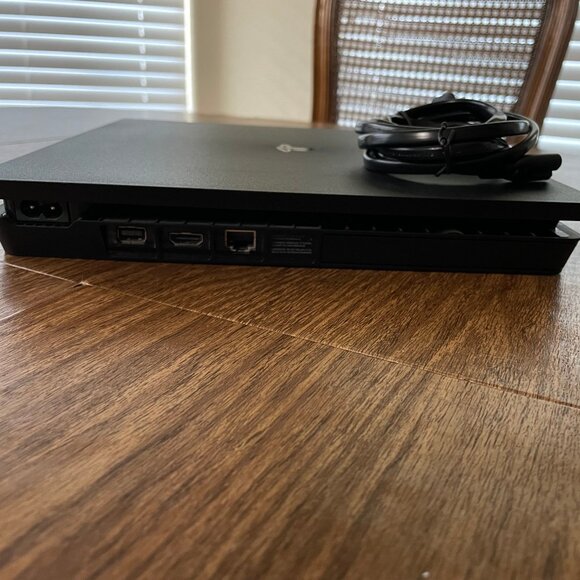 Sony PS4 slim 500G 3 dual shock ps4 wireless controller 5 games - Picture 2 of 5